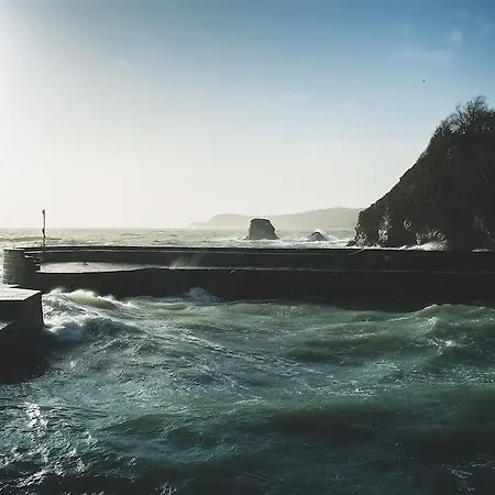 Pier House Han/Misafirhane Charlestown (Cornwall)