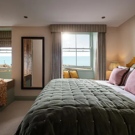Pier House Han/Misafirhane 3*