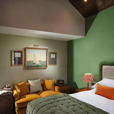 Inn Pier House 3*