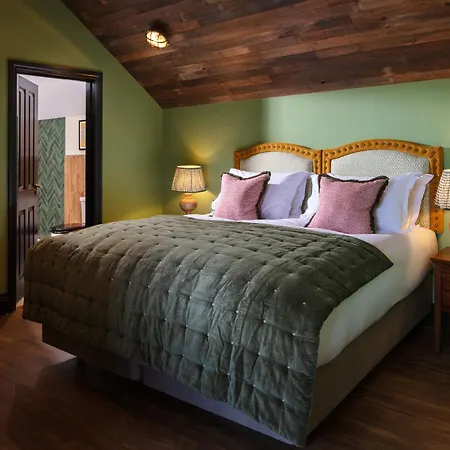 Pier House Han/Misafirhane 3*