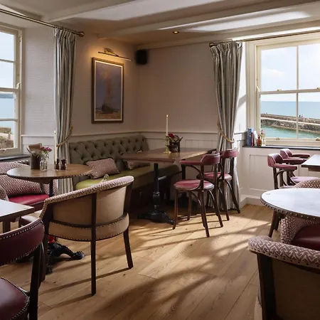بيت ريفي Pier House 3*