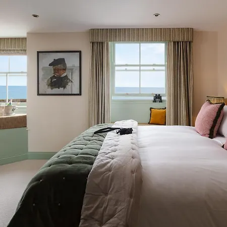 Pier House Han/Misafirhane Charlestown (Cornwall)