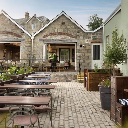 Inn Pier House 3*