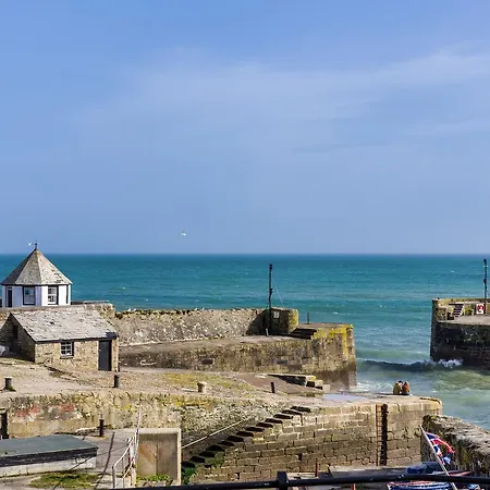 Pier House Han/Misafirhane Charlestown (Cornwall)